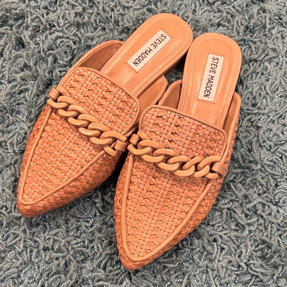 NWOT Steve Madden Brown Woven Chain Mules